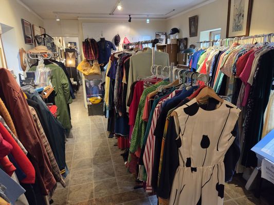 Strawberry Banke Antique and Vintage Shop by null
