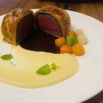 Gordon Ramsay Hell’s Kitchen - Beef Wellington - Bars Near Me - Mashantucket, Connecticut Gordon Ramsay Hell’s Kitchen - Beef Wellington - Bars Near Me - Mashantucket, Connecticut