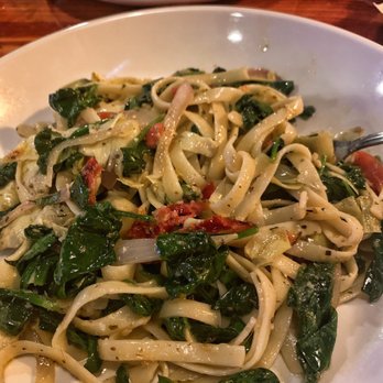 Red Dog On Main - Spinach Artichoke pasta - American Near Me - Rogersville, Tennessee