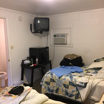 Lakes-N-Trails Motel - Hotels Near Me - Benzonia, Michigan