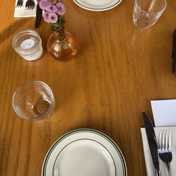 The Salty Pearl - Table set up - Seafood Near Me - Oakland, California