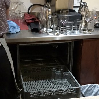 Cacio - They wash their glassware right away vs. using hot soap and a quick rinse! - Italian Near Me - Sacramento, California