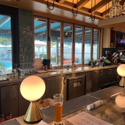 Café Lido - Bar with pool view