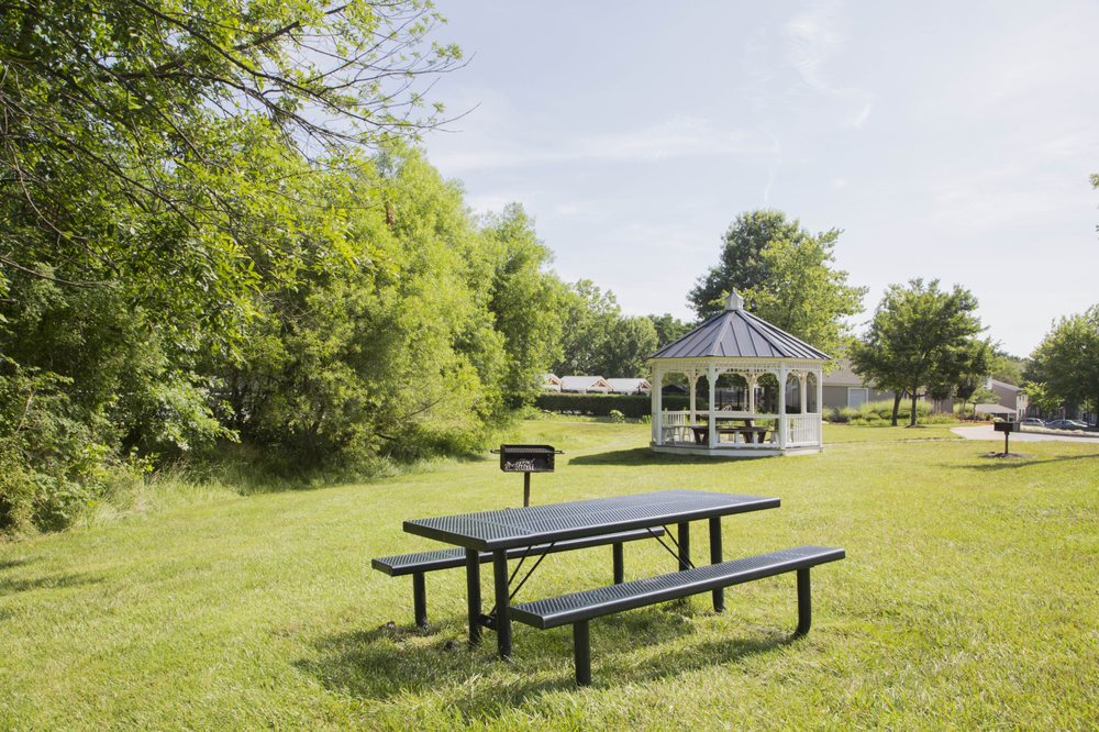 SHERWOOD CROSSING Updated July 2024 59 Photos & 22 Reviews 6731