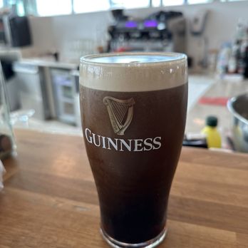 51st And Green - Beauty found in the lounge - Guinness on tap - Airport Lounges Near Me - Dublin, D