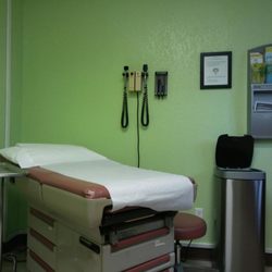 Dominguez Dennis, MD
