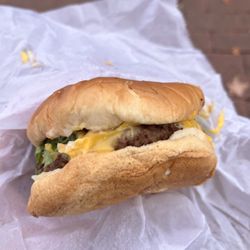 Burger Barn - Cheeseburger - Regular