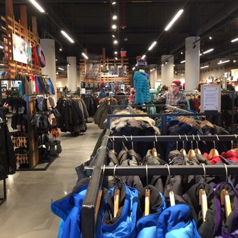 L.L.Bean - Women's Clothing Near Me - Oak Brook, Illinois