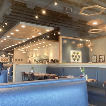 HomeGrown - Merriam - Beautiful interior - Salad Near Me - Merriam, Kansas