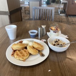 Staybridge Suites Marquette - Great free breakfast! Lots of options and a waffle maker!