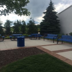 The Outlet Shoppes at Oshkosh - Picnic/relax station