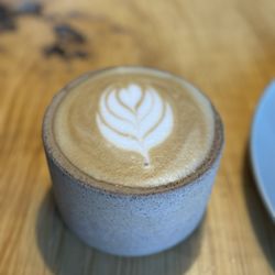 Klvn Coffee Lab - Latte w/ oat milk and honey