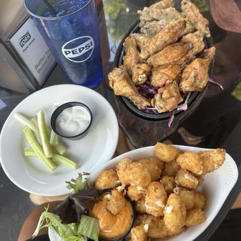 21 Burgers & Wings - Burgers Near Me - Wappingers Falls, New York 21 Burgers & Wings - Burgers Near Me - Wappingers Falls, New York