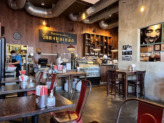 Watdongmoonlek Noodle by null