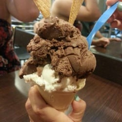 FreeShop - Helados y Café - El helado de dos bochas!