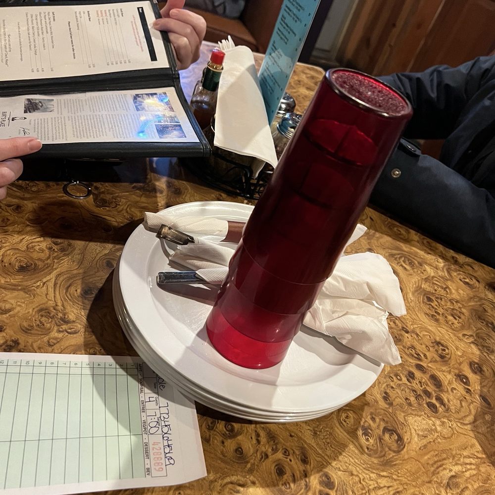 Burt's Place - Table - Pizza Near Me - Morton Grove, Illinois