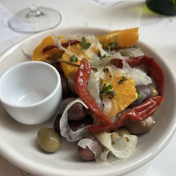 Sixty Vines - Citrus Olives - New American Near Me - Miami, Florida