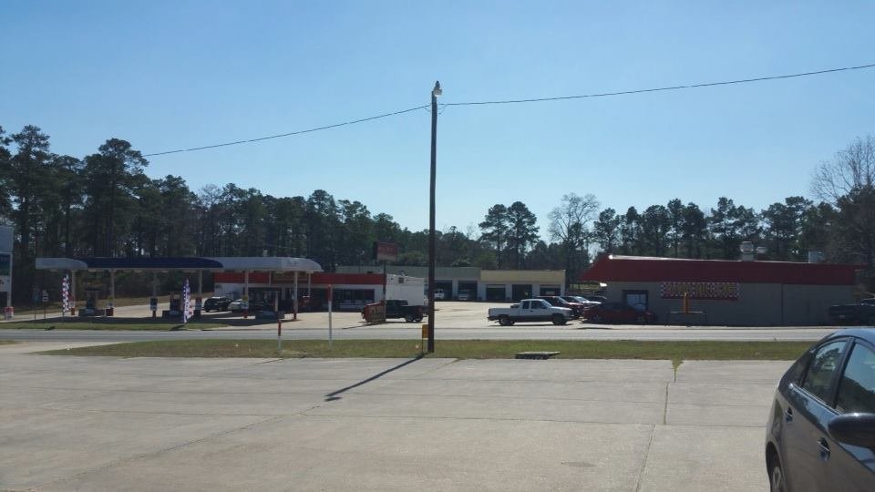 D & D ARMY SURPLUS Updated October 2024 1749 Pitkin Rd, Leesville