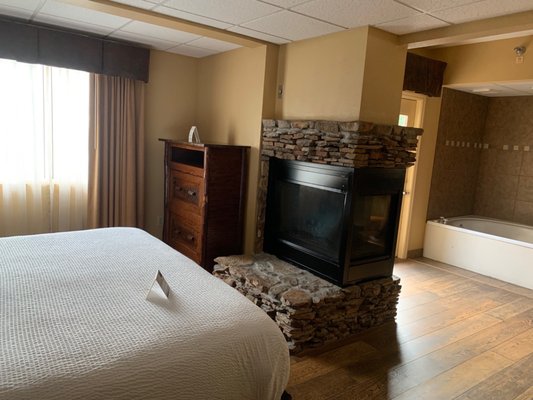 OLD CREEK LODGE - Updated December 2024 - 40 Photos & 40 Reviews - 680