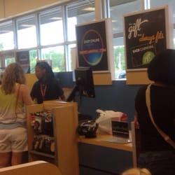 Shoe Carnival - Checkout area