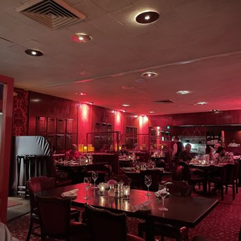 Durant's - Inside - Steakhouses Near Me - Phoenix, Arizona