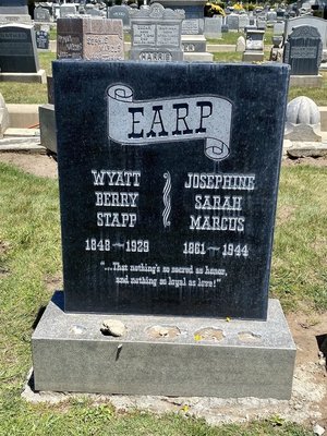 Wyatt Earp gravesite by null