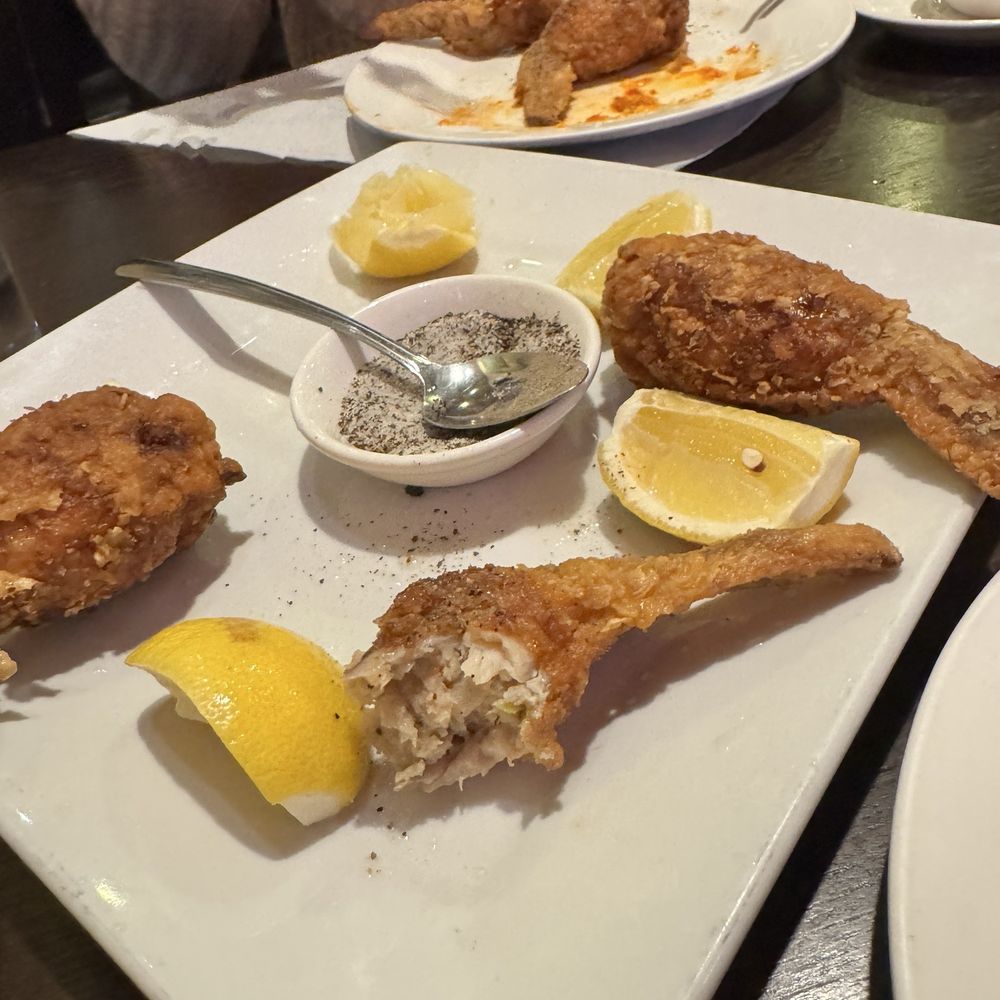 Prawn S16.Prawn-Stuffed Free Range Chicken Wings(5)