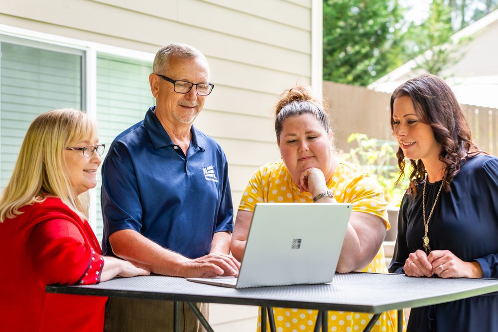 EMERALD REAL ESTATE GROUP Updated September 2024 13 Photos