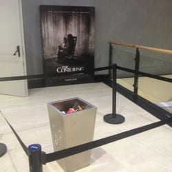 Cinema City Arkadia - Uwaga na niebezpieczne kosze w cinema city! Po ostatnim ataku5 osób zostało rannych, a 2 wylądowały w szpitalu psychiatrycznym.