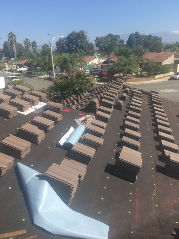 Slide of Berry Roofing & Solar