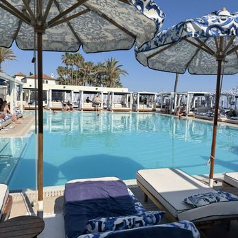 La Cabane - Pool - Lounges Near Me - Marbella, Massachusetts La Cabane - Pool - Lounges Near Me - Marbella, Massachusetts