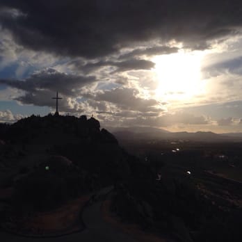 Mount Rubidoux Trail - Hiking Near Me - Riverside, California Mount Rubidoux Trail - Hiking Near Me - Riverside, California