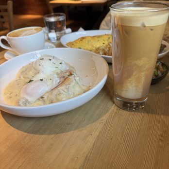 Cupitol - Country Benedict and White Chocolate(Hot or Iced) - Salad Near Me - Chicago, Illinois