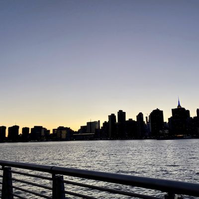 Gantry Plaza State Park by null