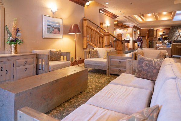 Banff Caribou Lodge & Spa by null