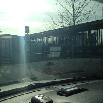 MTA Metro-North Beacon Station - In line dropping someone off - Metro Stations Near Me - Beacon, New York