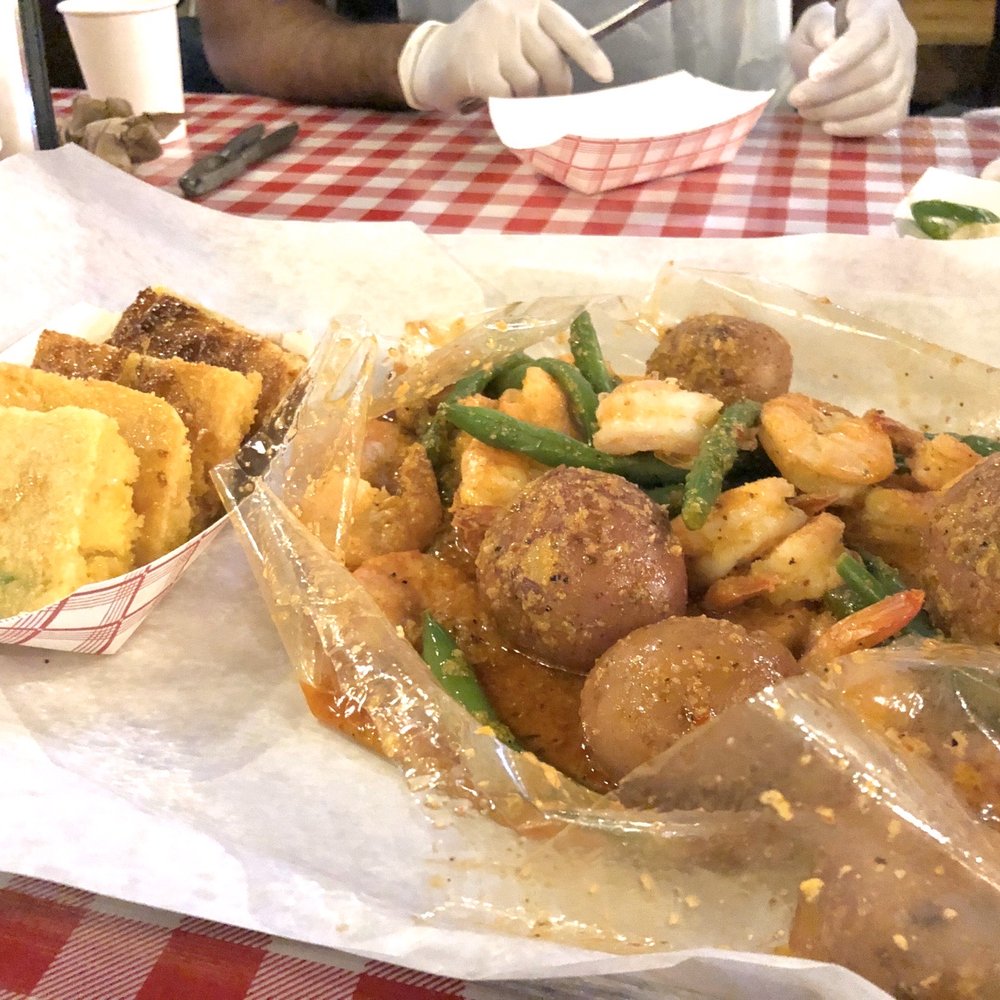 Lowcountry Lakeview - Shrimp - Cajun/Creole Near Me - Chicago, Illinois