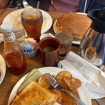 Rounds Restaurant - Ham egg and cheese on sourdough bread HOMEMADE - Breakfast & Brunch Near Me - Traverse City, Michigan