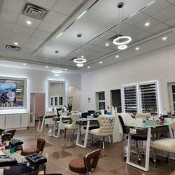 Nail & Lash Lounge