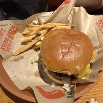 Chili's - Cheeseburger with fries - American Near Me - Conyers, Georgia Chili's - Cheeseburger with fries - American Near Me - Conyers, Georgia