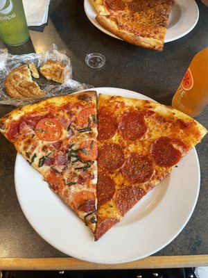 Mezza Luna Pizzeria by null