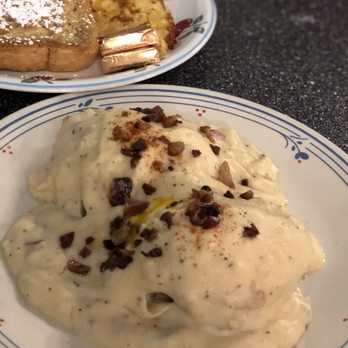 Egg Mann and Earl - Biscuits and gravy - Breakfast & Brunch Near Me - Boise, Idaho