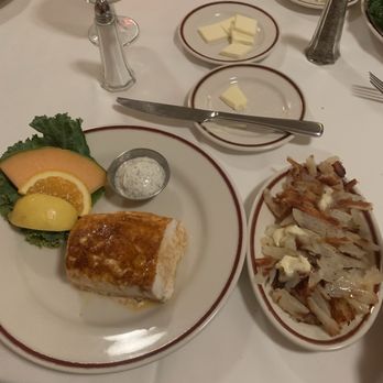 The Union Hotel & Restaurant - Seafood Near Me - De Pere, Wisconsin