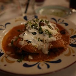 Besito Mexican Restaurant - Mixta Enchilada