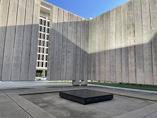 John F. Kennedy Memorial Plaza by null