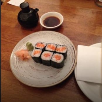 Kappa Sushi - Salmon Maki Roll - Sushi Bars Near Me - London, XGL Kappa Sushi - Salmon Maki Roll - Sushi Bars Near Me - London, XGL