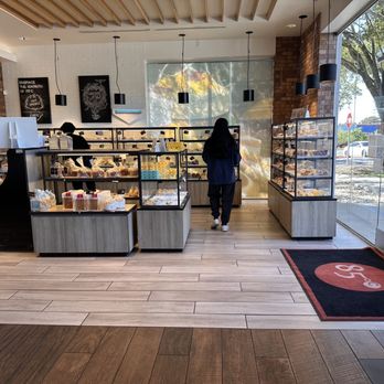 85°C Bakery Cafe-Austin Airport - Pastries - Coffee & Tea Near Me - Austin, Texas