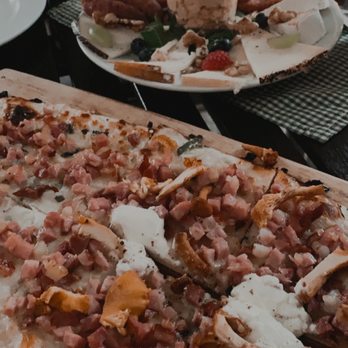 s'Türmle - Flammkuchen und "Fein zum Wein" - Wine Bars Near Me - Schweinfurt, BY