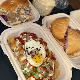 2 Aloha Sliders Aloha Tots Mac Salad (large) 2 Aloha Sliders Aloha Tots Mac Salad (large)
