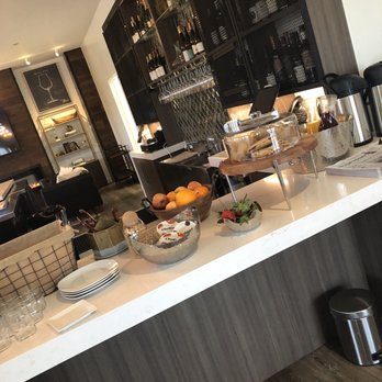 Wine Stone Inn - Breakfast bar - Hotels Near Me - Orcutt, California Wine Stone Inn - Breakfast bar - Hotels Near Me - Orcutt, California